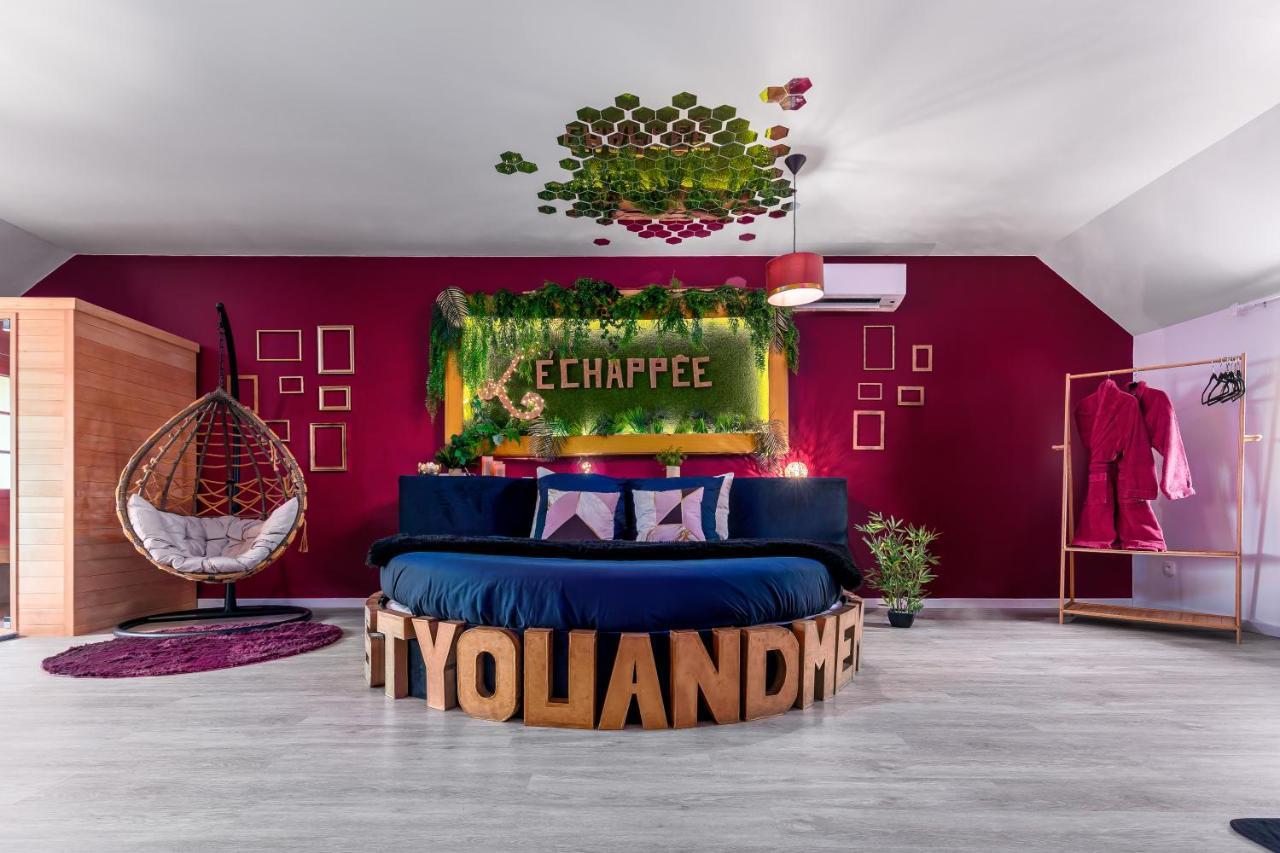 Suite L'Echappee - Maison Romantique - Spa & Sauna Privatif- Pole Dance - Lit Rond Avec Miroir Au Plafond Pezarches Экстерьер фото